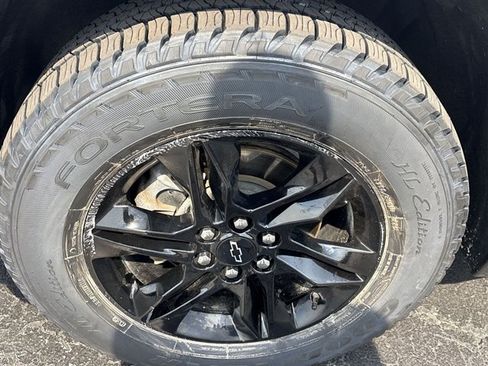 Certified 2023 Chevrolet Traverse LS w/ Midnight/Sport Edition FWD image 31
