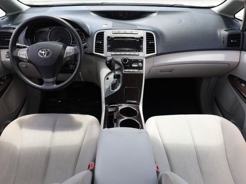 Used 2011 Toyota Venza FWD image 2