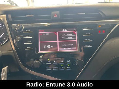 Used 2018 Toyota Camry LE FWD image 3