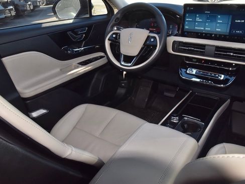 New 2026 Lincoln Corsair Reserve image 15