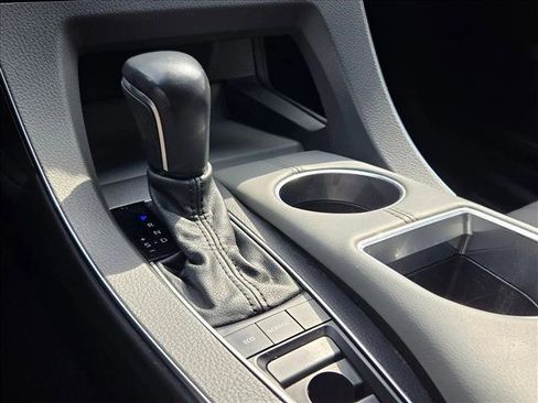 Used 2022 Toyota Avalon XLE image 11