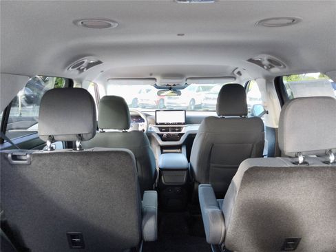 New 2026 Ford Explorer Active RWD image 22