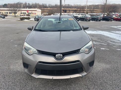 Used 2015 Toyota Corolla LE image 2
