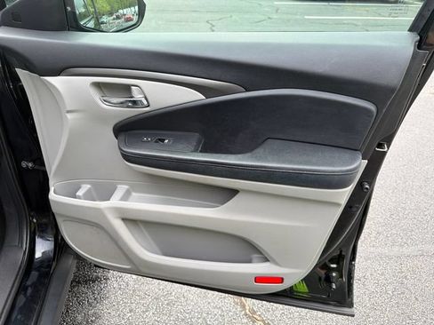 Used 2019 Honda Pilot EX-L image 16