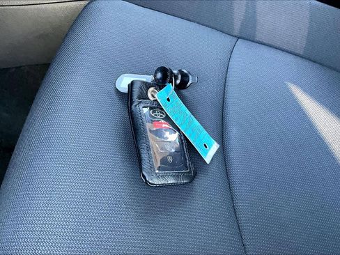 Used 2023 Toyota Corolla Cross LE image 13