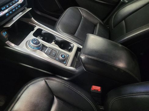 Used 2020 Ford Explorer XLT w/ Equipment Group 202A image 26