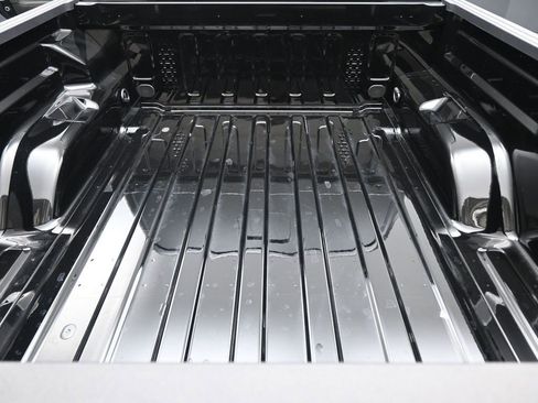 New 2025 Jeep Gladiator Sport image 24