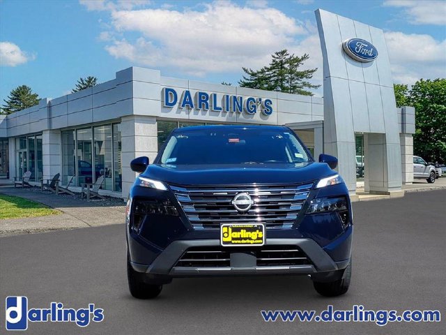 Used 2025 Nissan Rogue SV AWD/4WD image 2