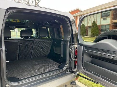 Used 2022 Land Rover Defender 110 X-Dynamic SE AWD/4WD image 15