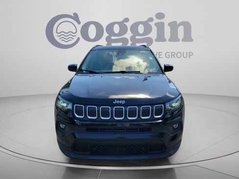 Used 2022 Jeep Compass Latitude w/ Sun and Sound Group AWD/4WD image 5