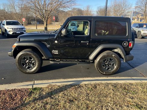 Used 2021 Jeep Wrangler Sport image 17