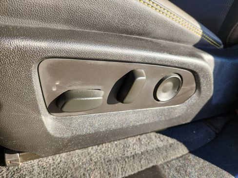 Used 2023 Chevrolet Colorado ZR2 w/ ZR2 Convenience Package III image 12