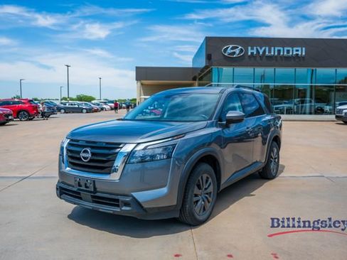 Used 2023 Nissan Pathfinder SV AWD/4WD image 1
