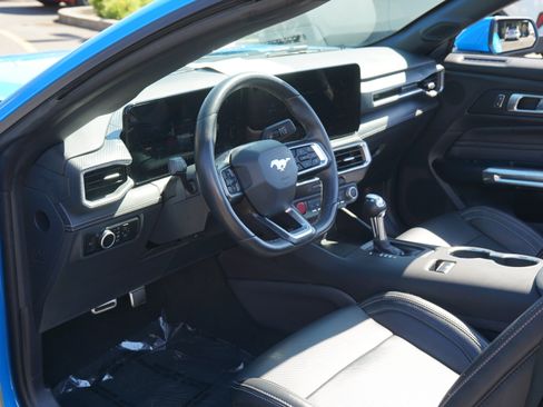 Used 2025 Ford Mustang Premium RWD image 17