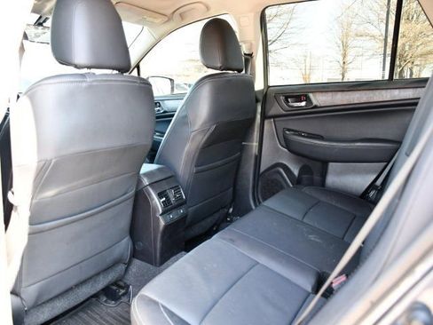 Used 2017 Subaru Outback 2.5i Limited image 14
