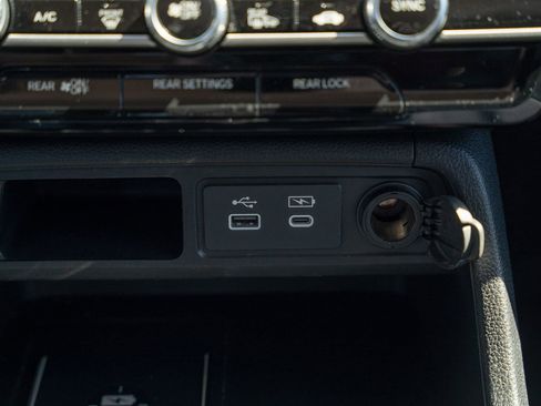 Used 2024 Honda Pilot Touring image 34