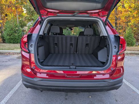 Used 2023 GMC Terrain SLE w/ Driver Convenience Package image 29