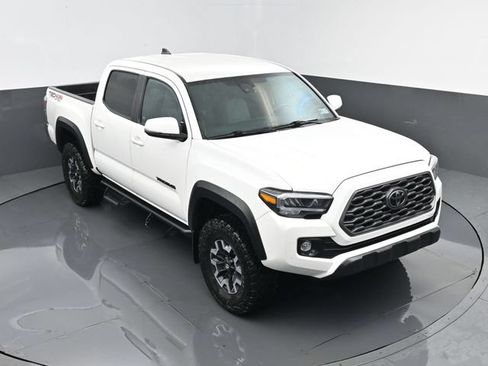 Used 2023 Toyota Tacoma TRD Off-Road AWD/4WD image 19