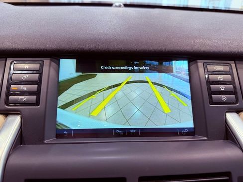 Used 2016 Land Rover Discovery Sport HSE image 26