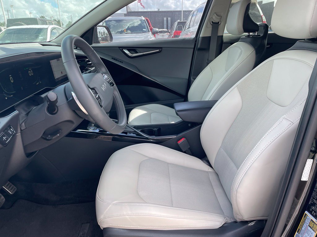 Used 2023 Kia Niro EX Touring FWD image 14