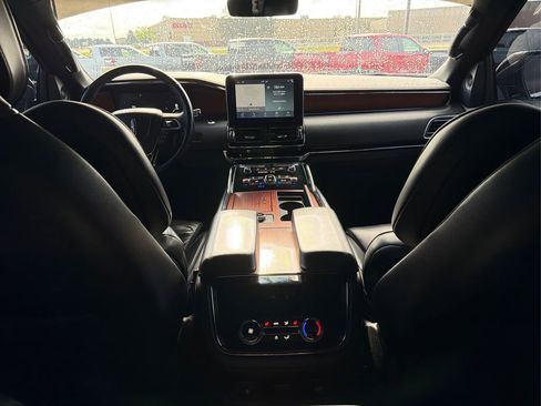 Used 2019 Lincoln Navigator L Reserve AWD/4WD image 18