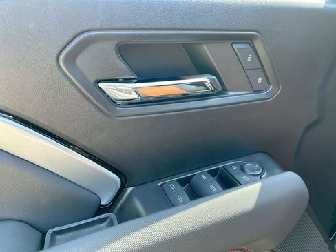Used 2024 Chevrolet Colorado Z71 w/ Z71 Convenience Package 2 AWD/4WD image 23