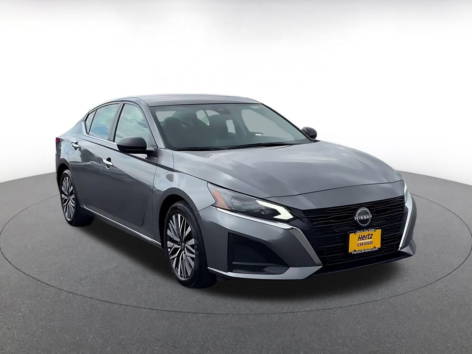 Used 2025 Nissan Altima 2.5 SV FWD image 3
