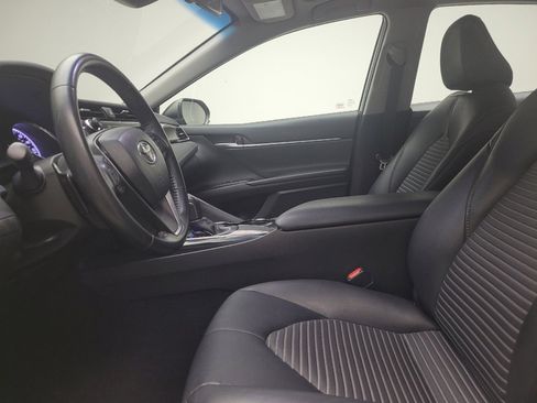 Used 2018 Toyota Camry SE w/ Moonroof Package FWD image 17