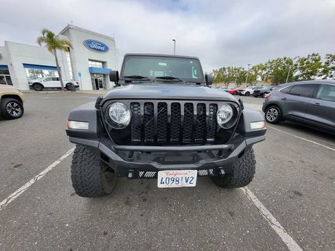 Used 2020 Jeep Gladiator Sport w/ Quick Order Package 24S AWD/4WD image 2