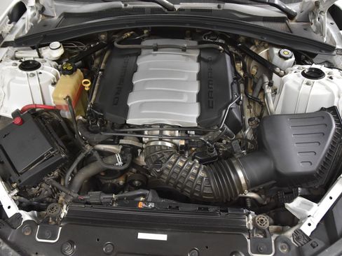 Used 2020 Chevrolet Camaro SS RWD image 39