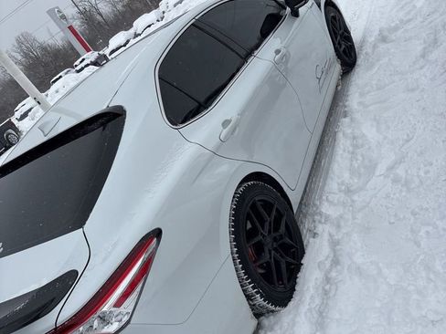 Used 2019 Toyota Camry image 7