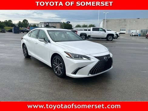 Used 2022 Lexus ES 300h w/ Premium Package FWD image 1