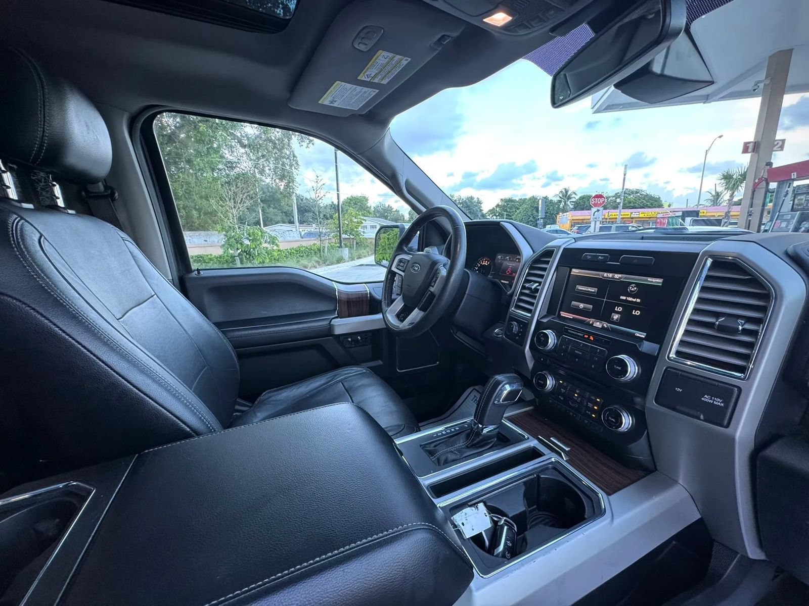 Used 2015 Ford F150 Lariat w/ Equipment Group 502A Luxury AWD/4WD image 36