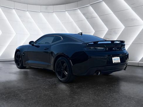 Used 2017 Chevrolet Camaro LT RWD image 3