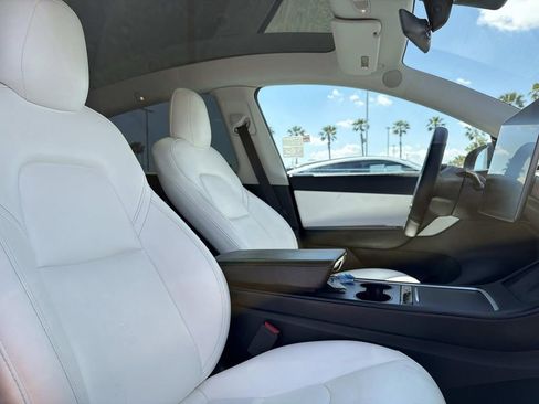 Used 2021 Tesla Model Y Performance image 27