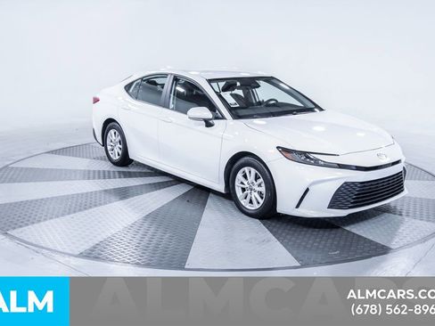 Used 2025 Toyota Camry LE image 14