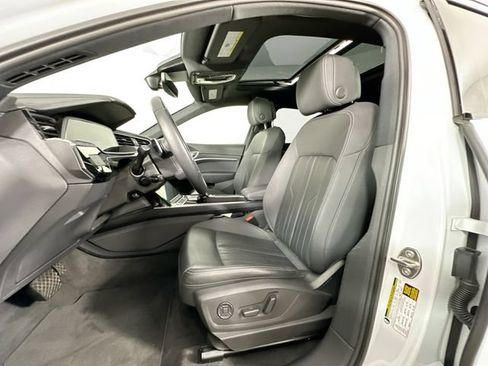 Used 2022 Audi e-tron Premium w/ Convenience Plus Package AWD/4WD image 4