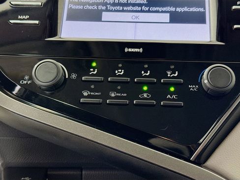 Used 2020 Toyota Camry LE FWD image 18