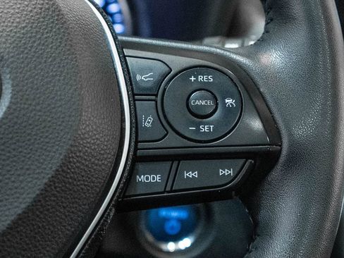 Used 2021 Toyota RAV4 XLE Premium AWD/4WD image 20