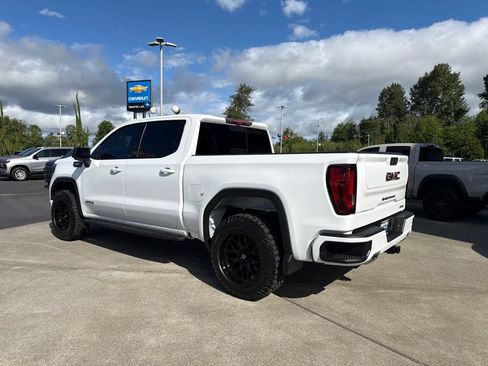 Used 2022 GMC Sierra 1500 AT4 w/ AT4 Premium Package AWD/4WD image 3