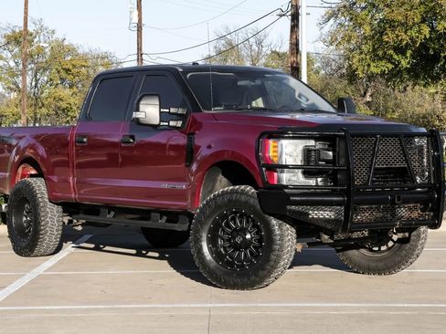 Used 2017 Ford F250 XLT w/ XLT Value Package image 1