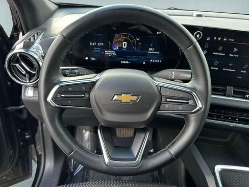 Used 2025 Chevrolet Equinox LT FWD image 16