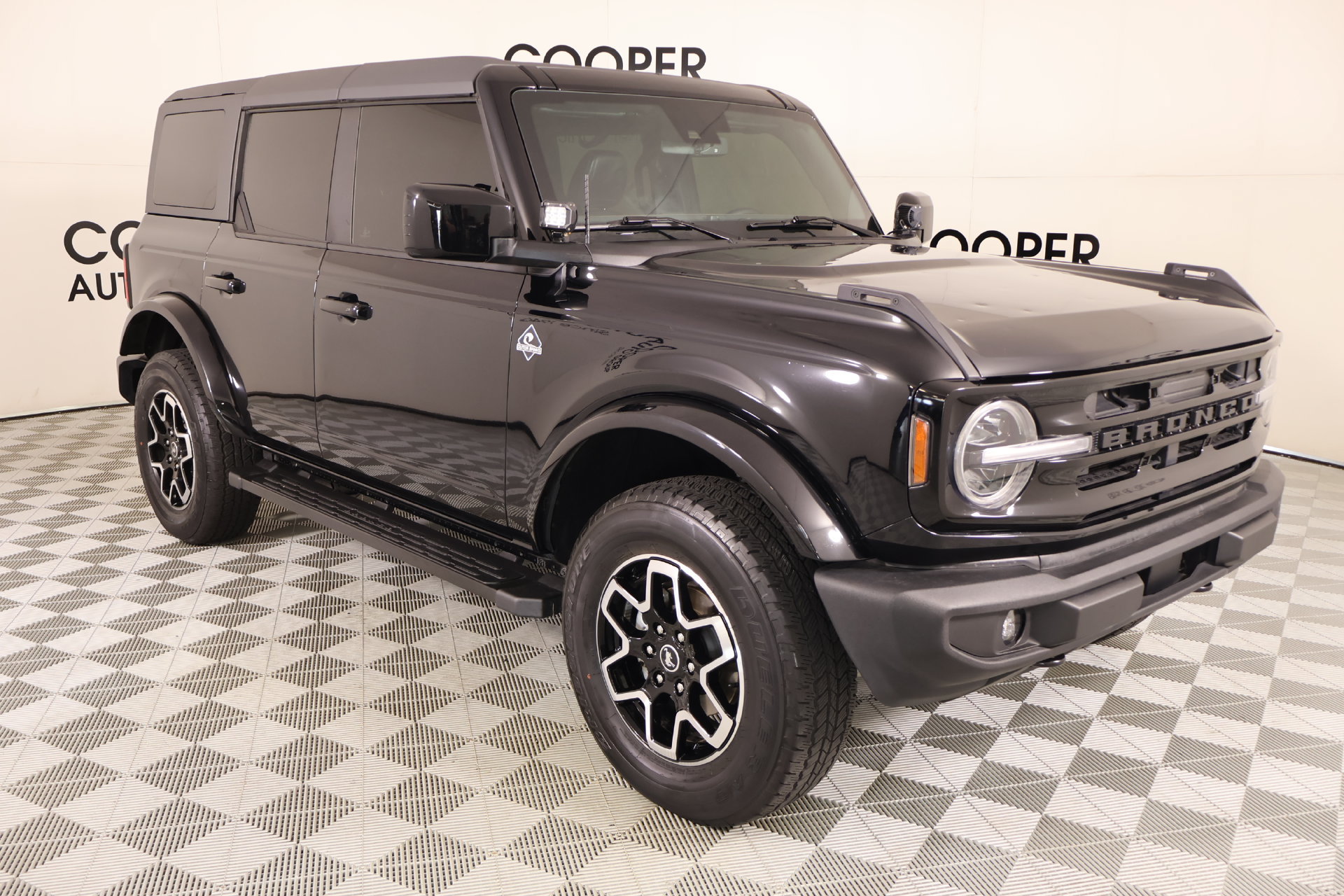 Used 2024 Ford Bronco Outer Banks AWD/4WD image 1