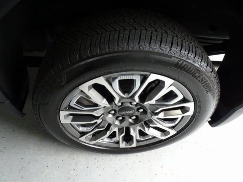 Used 2024 GMC Sierra 1500 Denali Ultimate AWD/4WD image 33