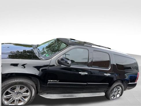 Used 2014 GMC Yukon XL Denali AWD/4WD image 3