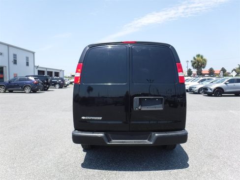 Used 2021 Chevrolet Express 2500 w/ Driver Convenience Package RWD image 4