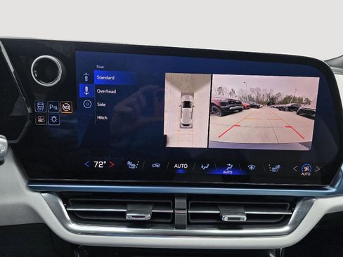 Used 2025 Chevrolet Equinox EV LT image 17