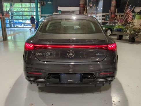 Used 2023 Mercedes-Benz EQS 580 4MATIC Sedan w/ Exclusive Trim Package image 10