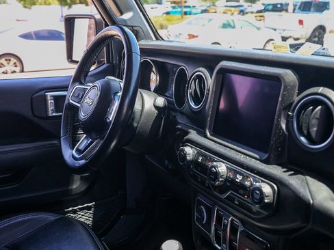 Used 2022 Jeep Gladiator Overland w/ Popular Equipment Package AWD/4WD image 19