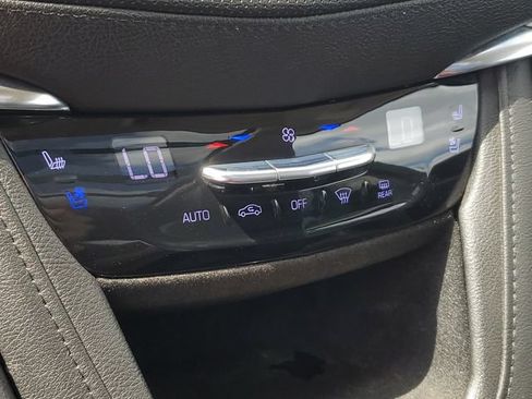 Used 2018 Cadillac XT5 Premium Luxury w/ Driver Assist Package AWD/4WD image 17